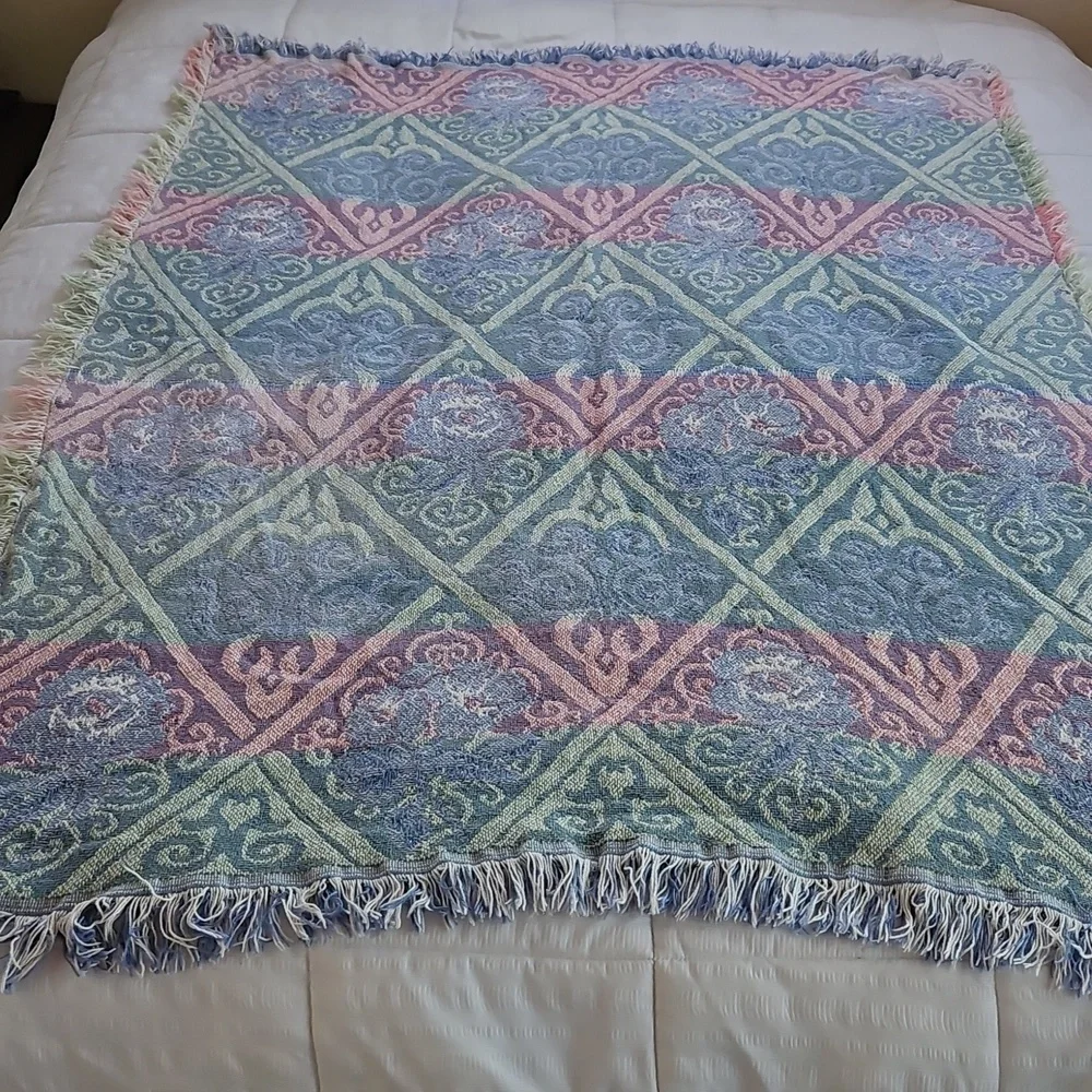 Floral Patterned Throw Blanket